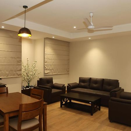 Rohika Aau-Igh Hotel Guwahati Bagian luar foto