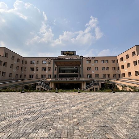 Rohika Aau-Igh Hotel Guwahati Bagian luar foto