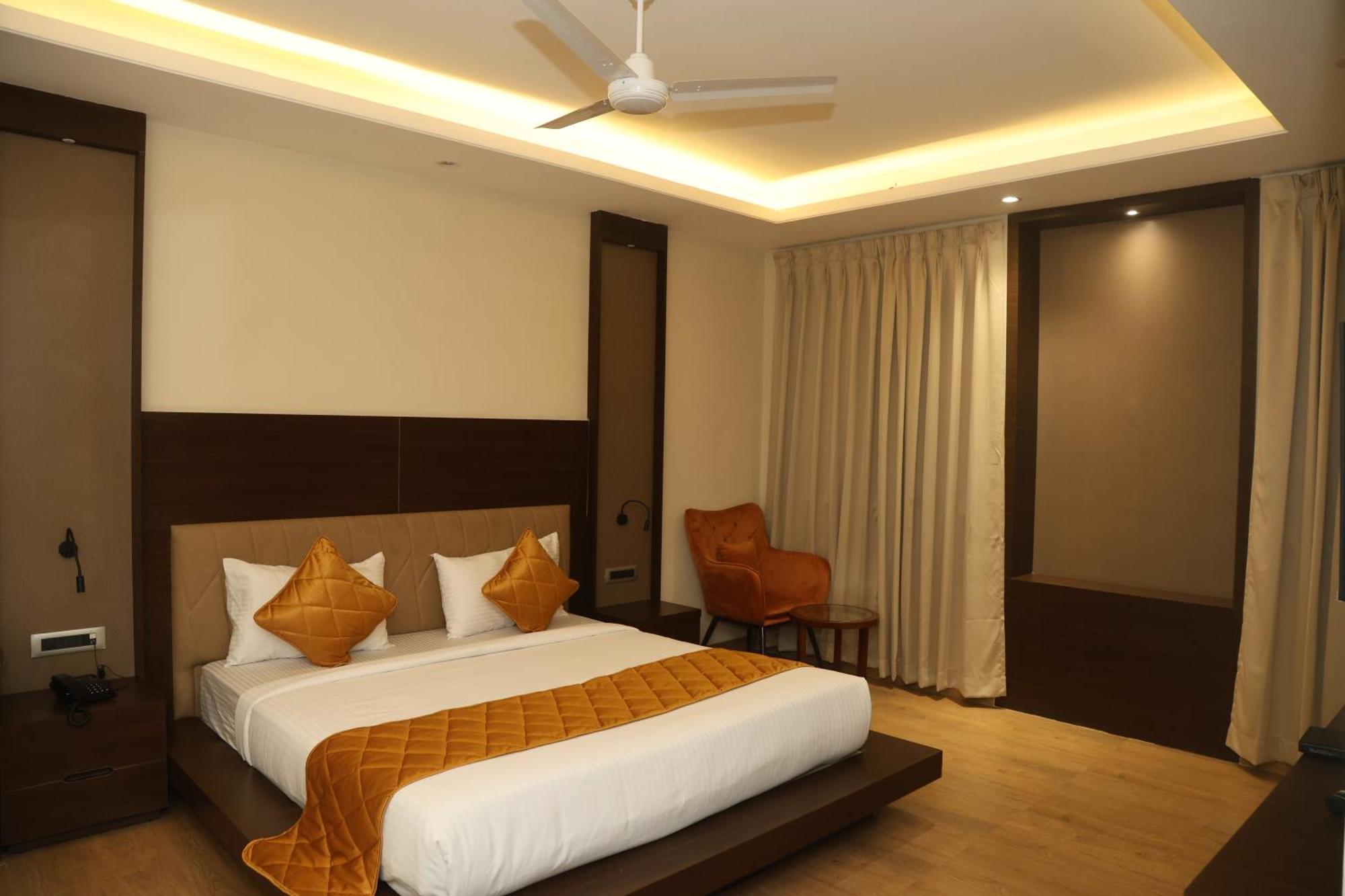 Rohika Aau-Igh Hotel Guwahati Bagian luar foto