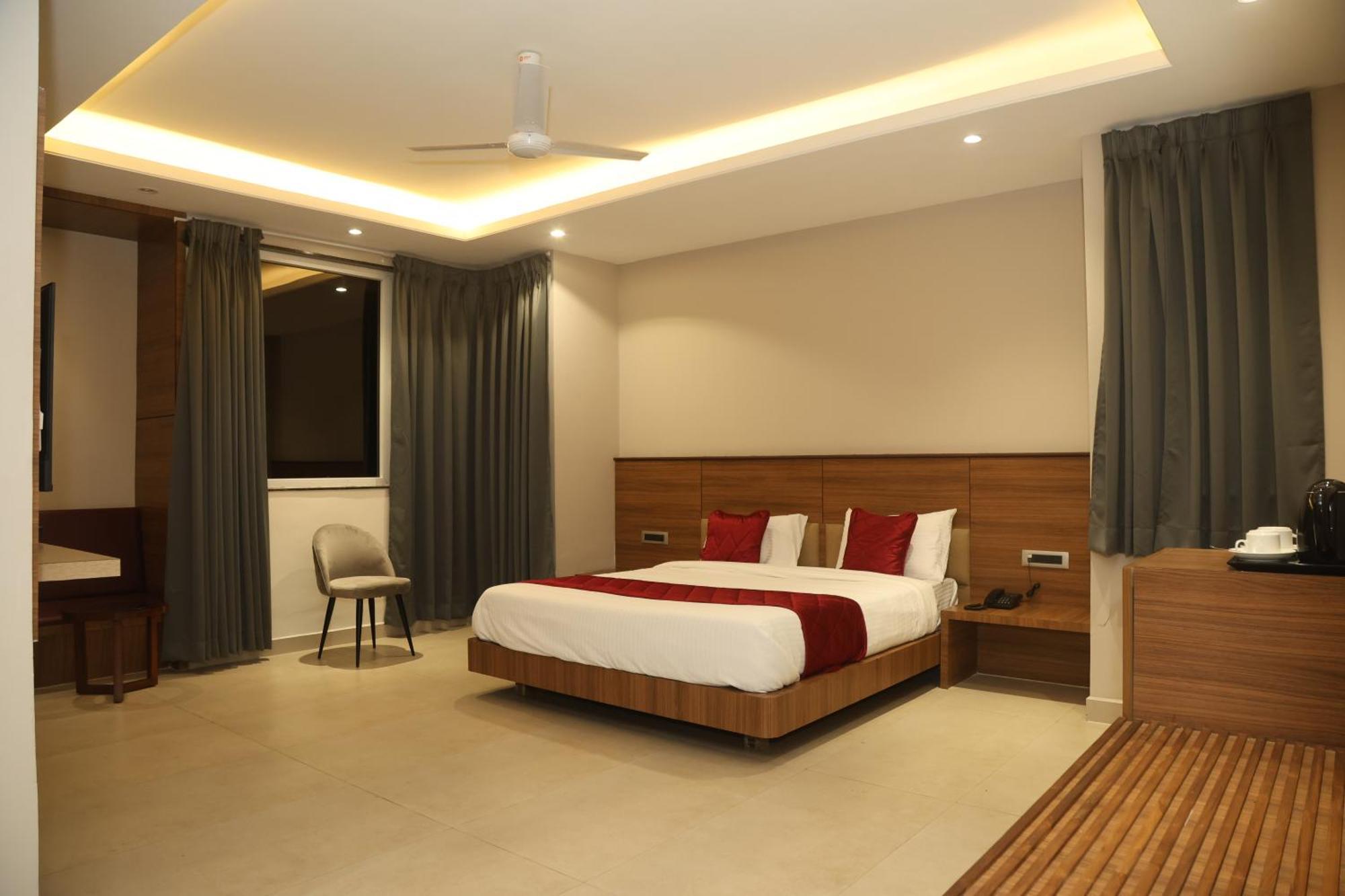 Rohika Aau-Igh Hotel Guwahati Bagian luar foto