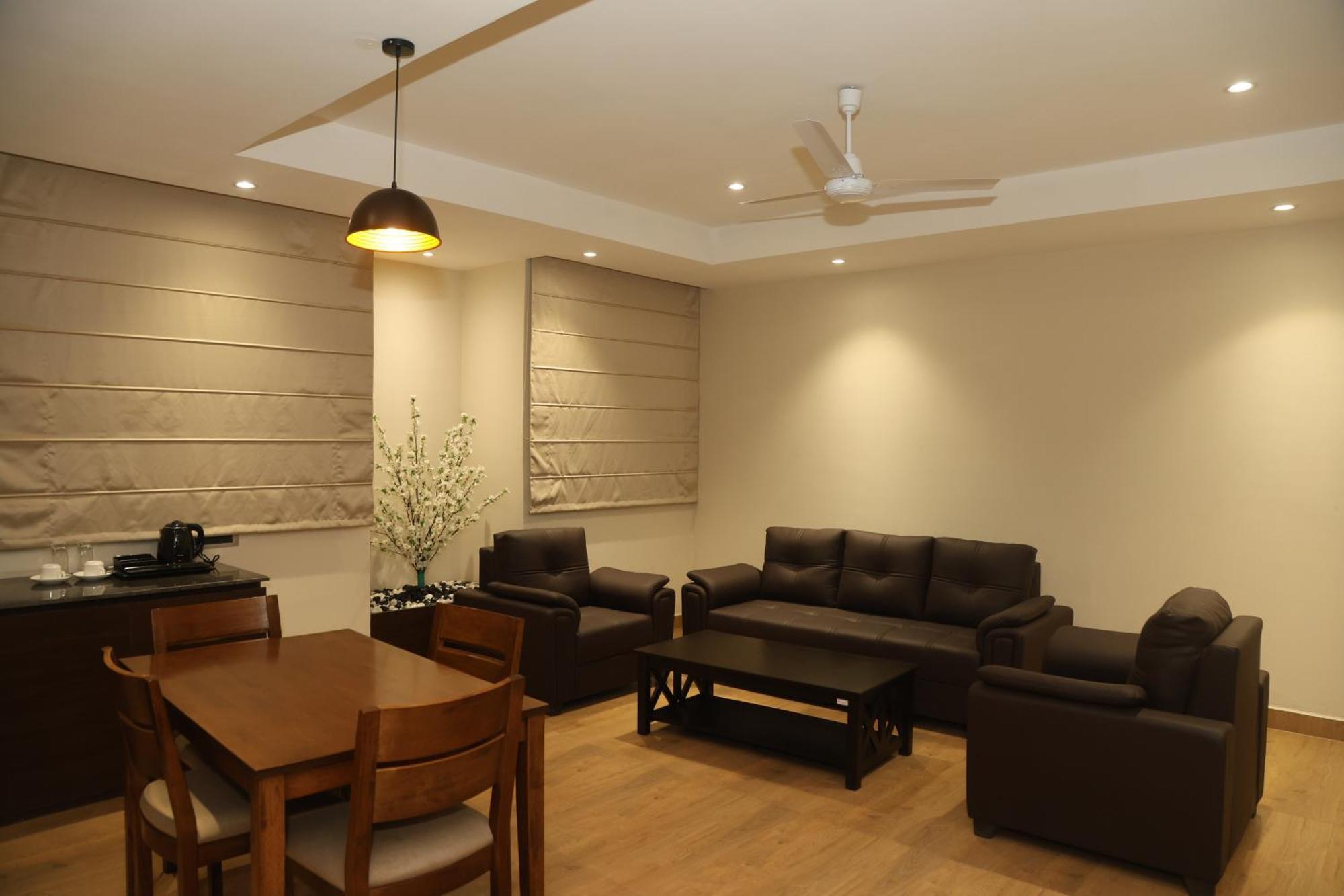 Rohika Aau-Igh Hotel Guwahati Bagian luar foto