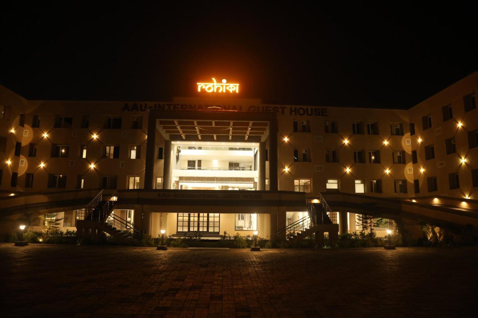 Rohika Aau-Igh Hotel Guwahati Bagian luar foto
