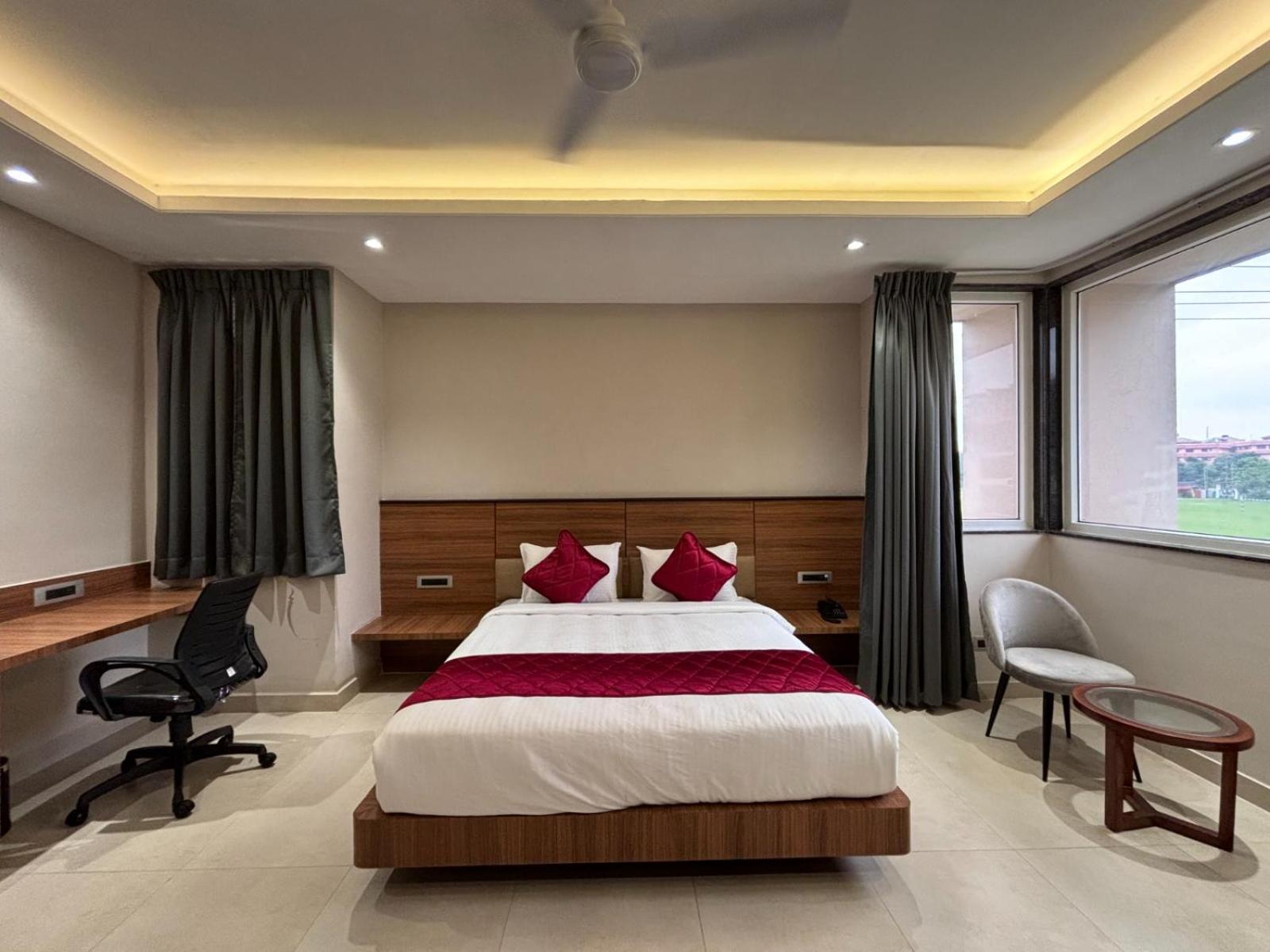 Rohika Aau-Igh Hotel Guwahati Bagian luar foto