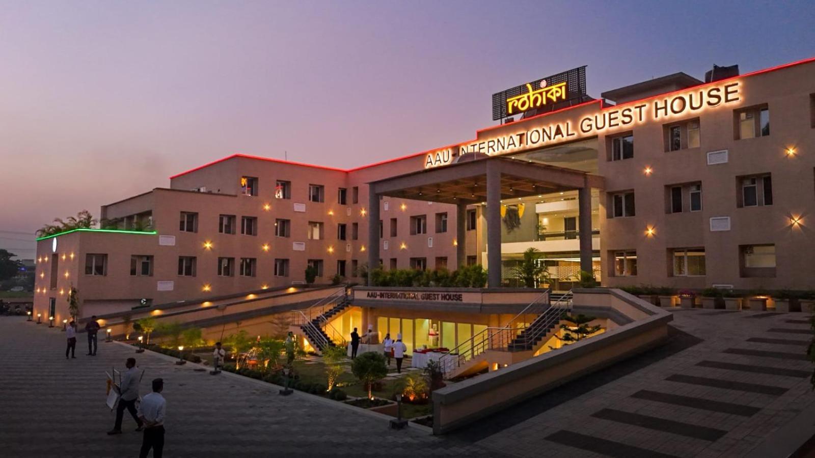 Rohika Aau-Igh Hotel Guwahati Bagian luar foto
